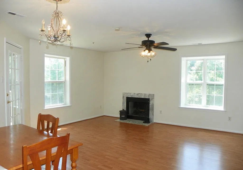 2 bed, 1107 sqft, $1,950 — Photo 2