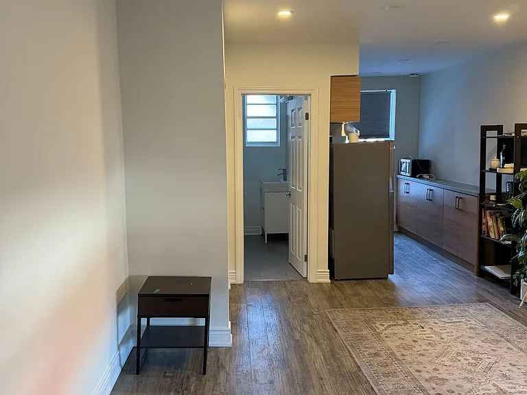 450 Bathurst St #1 — Photo 13