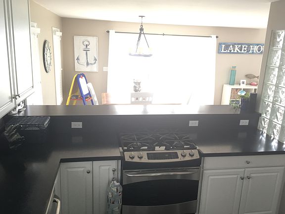 4th image of 676 Maloney Ave