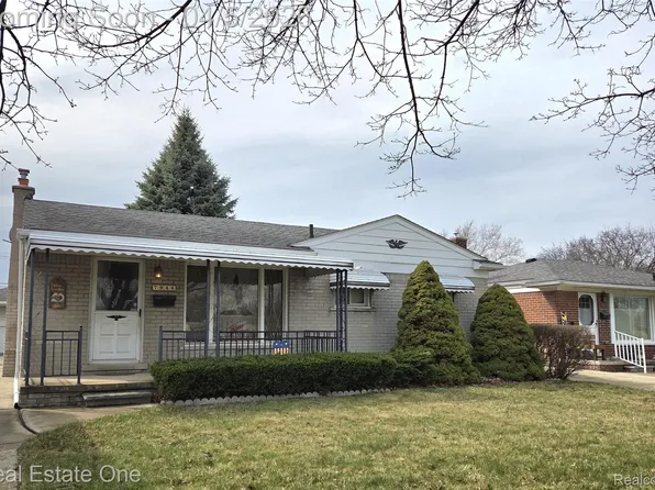 7946 McKinley St, Taylor, MI 48180