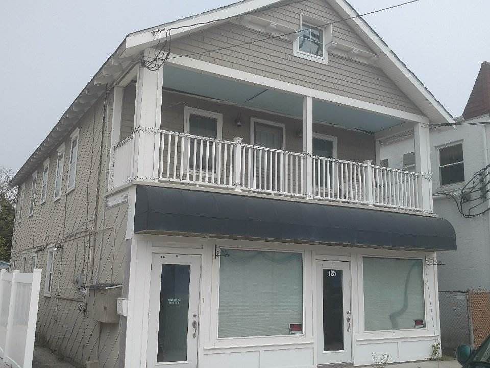 1st image of 125 E 17th Ave