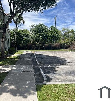 4th image of 2432 SE 14th Ave