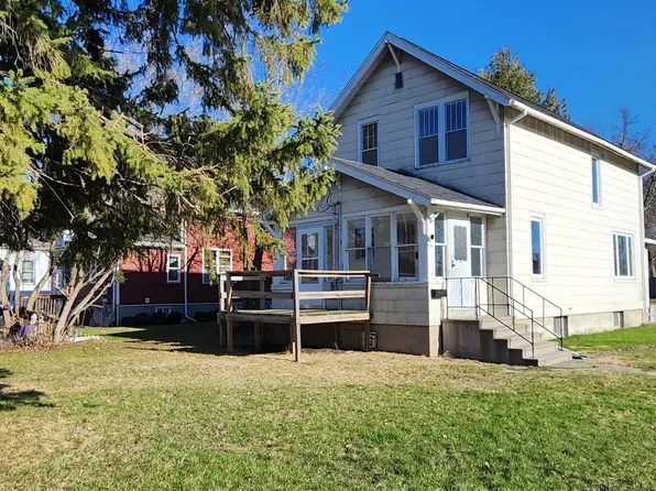 1024 6th St, International Falls, MN 56649