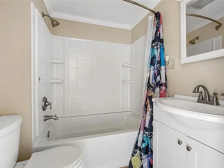 523-525 Ambridge Ave #1 — Photo 7