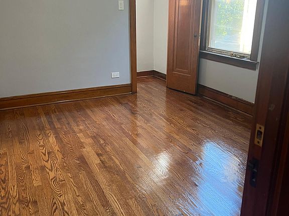 4th image of 4107 W Barry Ave Unit 2