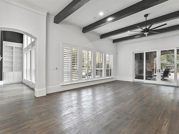 5th image of 1613 Carruth Ln
