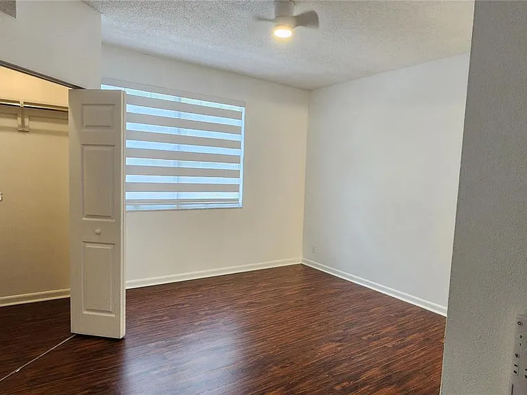 1599 Veracruz Ln — Photo 22