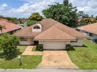 7451 NW 40th St, Lauderhill, FL 33319