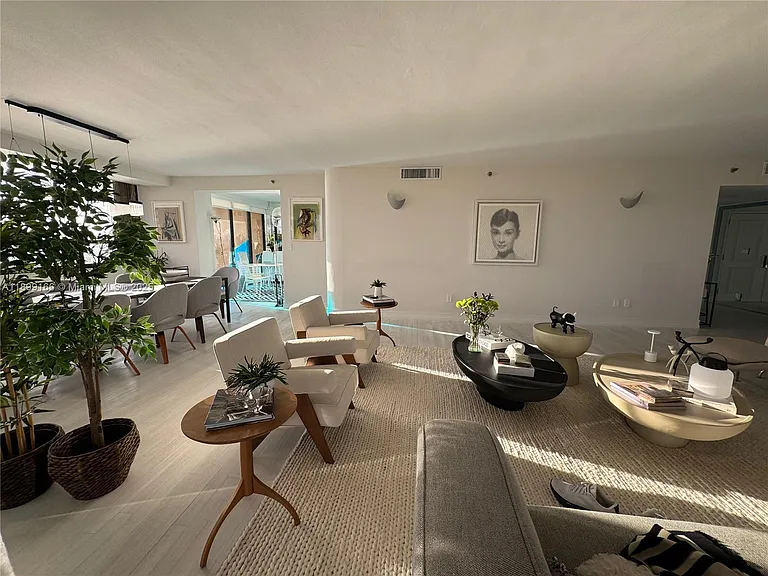 11113 Biscayne Blvd #558 — Photo 3
