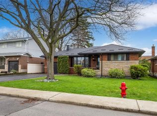 32 Belair Dr, Hamilton, ON L9A2Z4