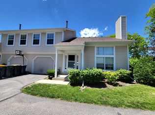 341 Wisteria Dr #341, Streamwood, IL 60107
