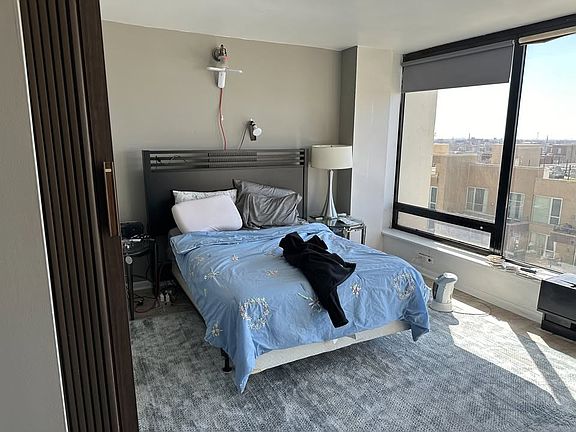4th image of 5445 N Sheridan Rd #11