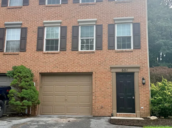 601 Rockwood Dr, Elizabethtown, PA 17022