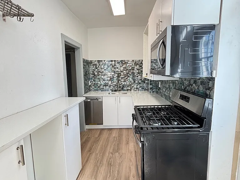 3700 Penn Ave #2 — Photo 8