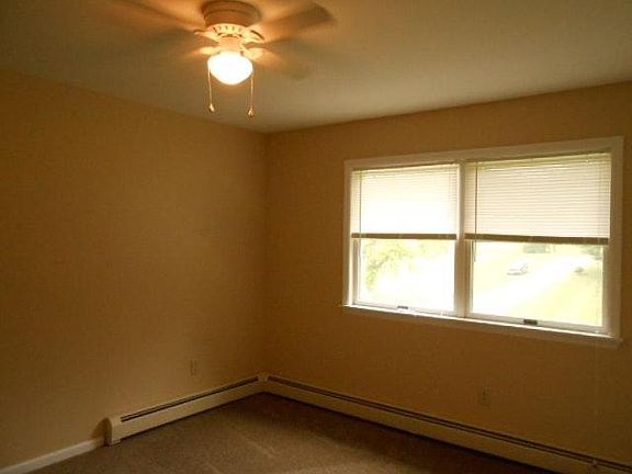 5th image of 221 Vineyard Ave #A