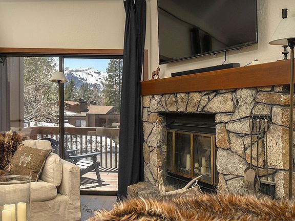 4th image of 3003 Meadow Ct #4