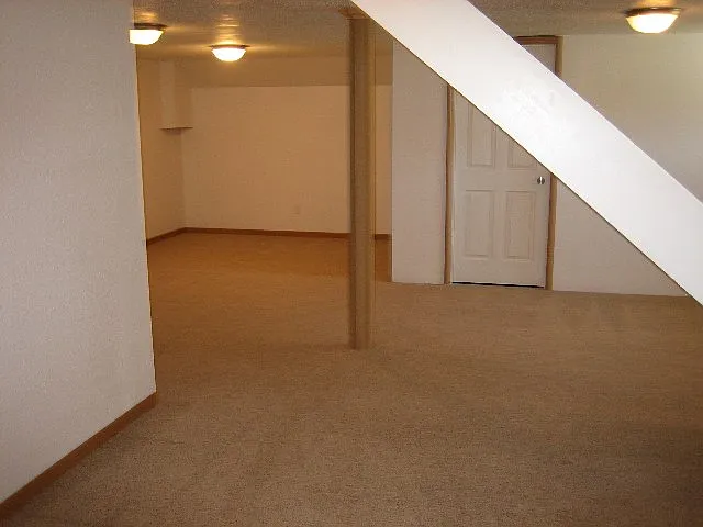 3 E Riverside Rd — Photo 8