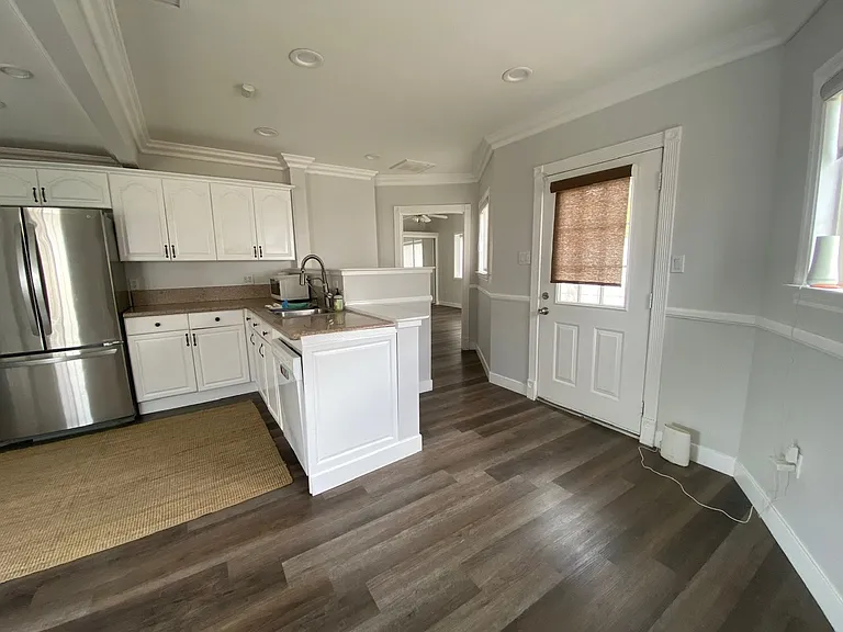 2363 Bloomdale St — Photo 12