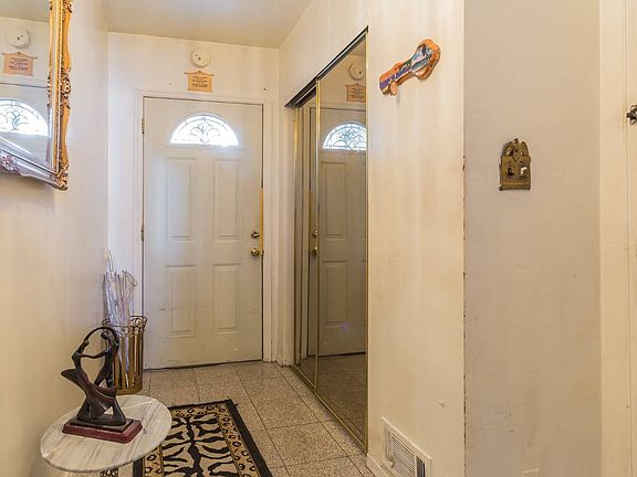 2nd image of 416 Fernside Pl