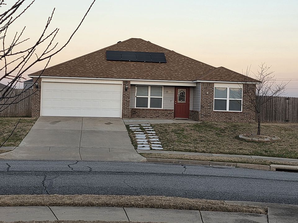 1st image of 856 NW Evans Cir