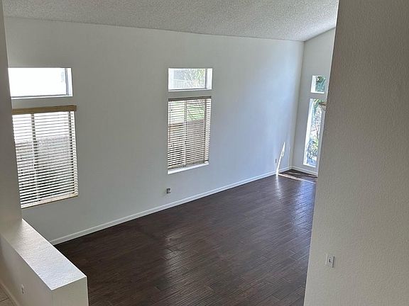 3rd image of 13565 Anochecer Ave