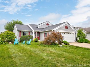 1075 E 12th St, Holland, MI 49423