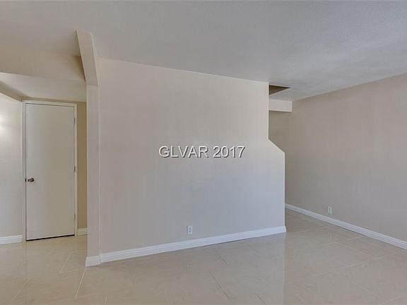 4th image of 4915 Dunkirk Cir