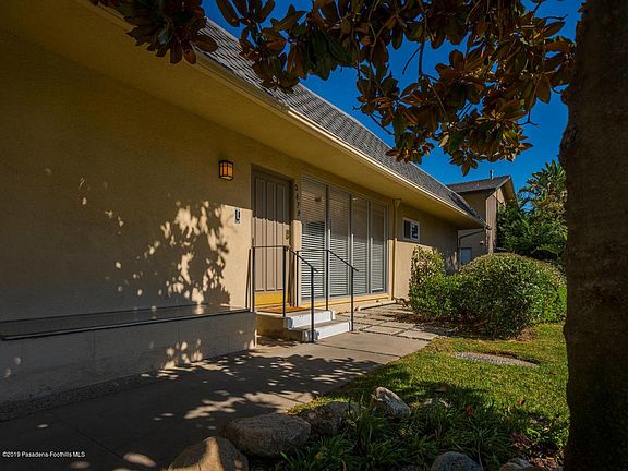 2nd image of 2479 Loma Vista St #10