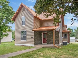 822 E Madison St, Washington, IA 52353