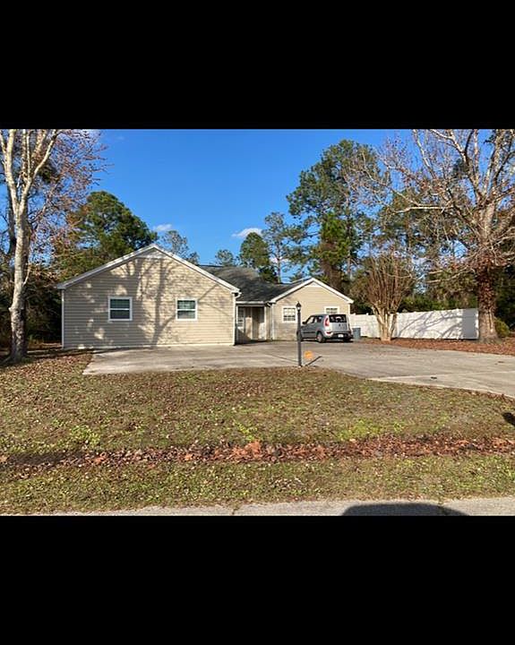 1st image of 4 Wheaton Ln