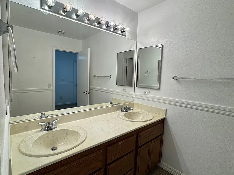 1013 Malibu Sands Ave — Photo 17