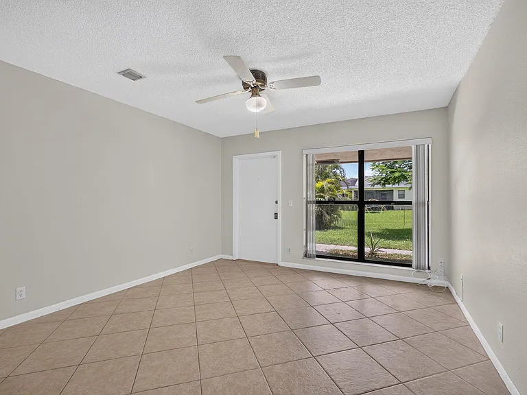 12395 Peconic Ct — Photo 5