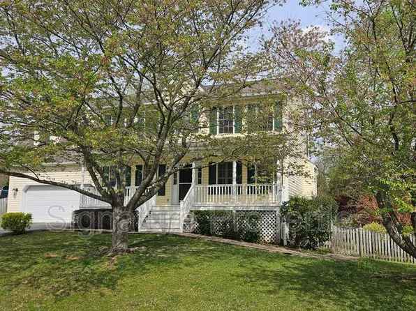 10 Lockwood Dr, Fredericksburg, VA 22405