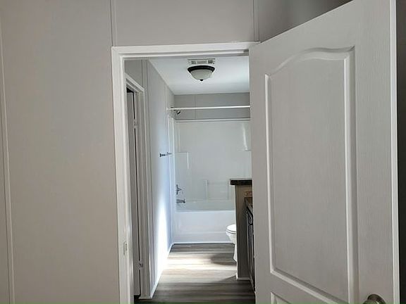 3rd image of 5119 NE 1st Ter #847