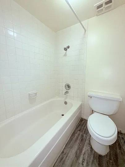 BROADWAY APARTMENTS — Photo 58
