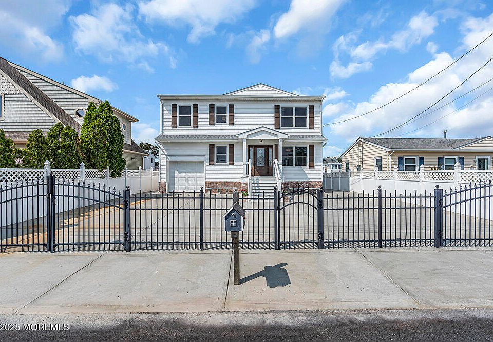 1st image of 2566 Balfrey Drive
