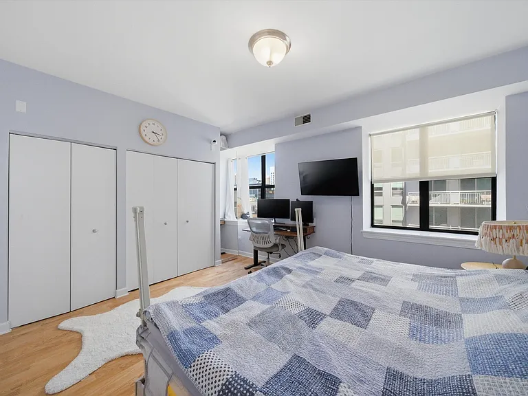 451 W Huron St #907 — Photo 14