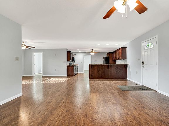 2nd image of 225 Laurel Dr