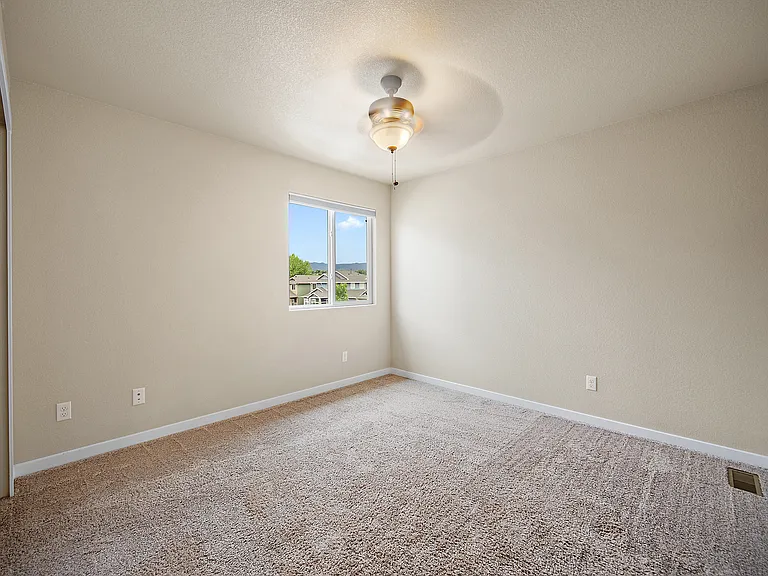 1321 Alveston St — Photo 32
