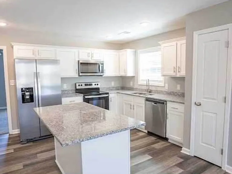 1097 Judah Bear Blvd — Photo 4