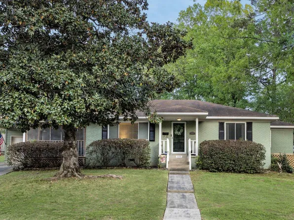 1223 Pine Valley Rd, Little Rock, AR 72207