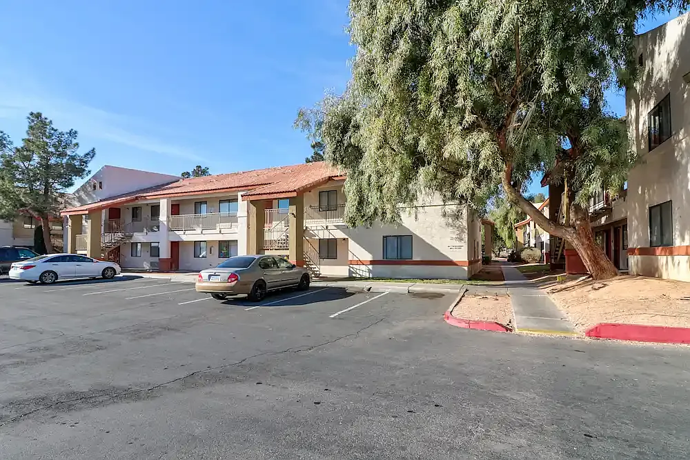 Maverick Apartments — Photo 1