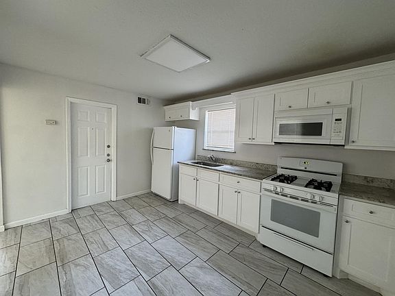 3rd image of 134 Tarlton St