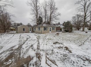 6861 Wayne Dr, Derby, NY 14047