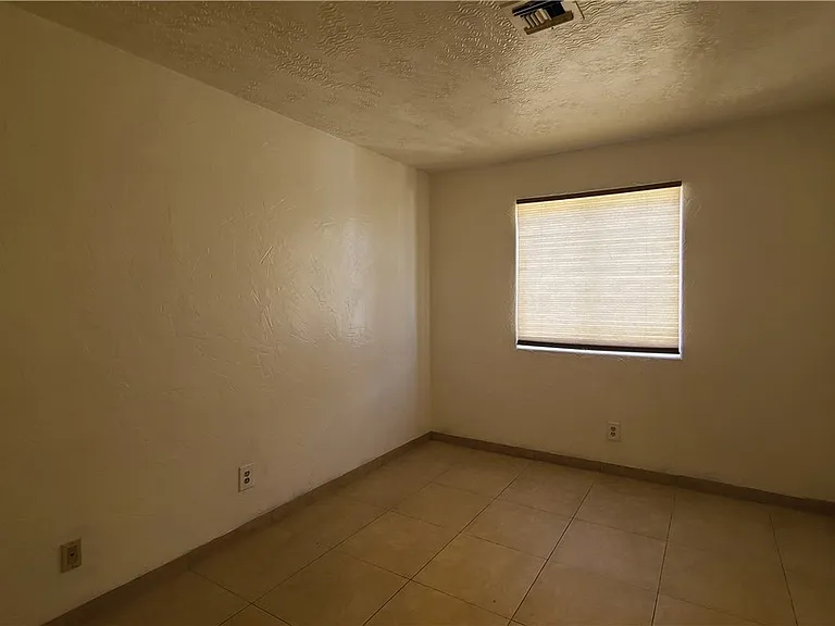 3117 E Carey Ave #3 — Photo 12