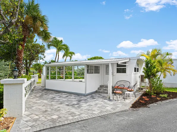 21 Bamboo Drive #CD, Briny Breezes, FL 33435