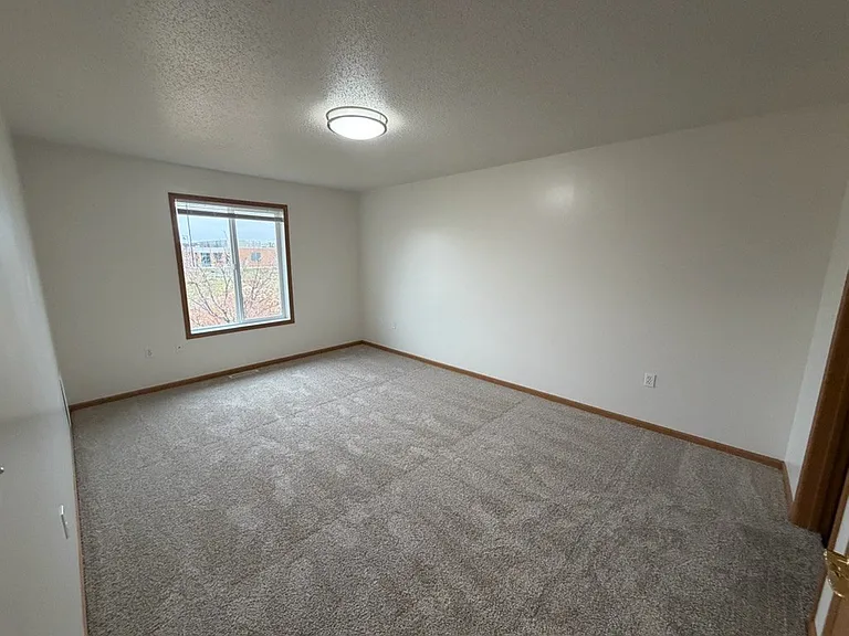 Westlake Townhomes Apartments — Photo 20
