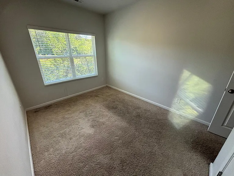 140 Fideaux Blvd — Photo 27