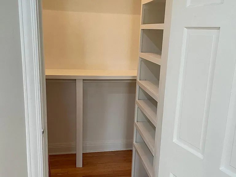 1337 E Morehead St — Photo 13