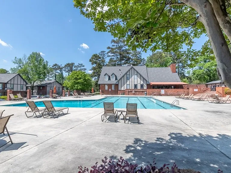 6851 Roswell Rd #F1 — Photo 27